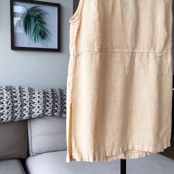 100% Linen Sleeveless Button Up - Picture 6 of 7